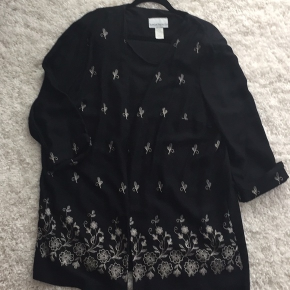 Beautiful and unique Black jacket size 18W - Picture 1 of 4